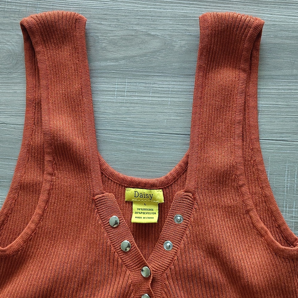 Daisy Rust Ribbed Tie-Front Crop Tank M - Picture 3 of 5